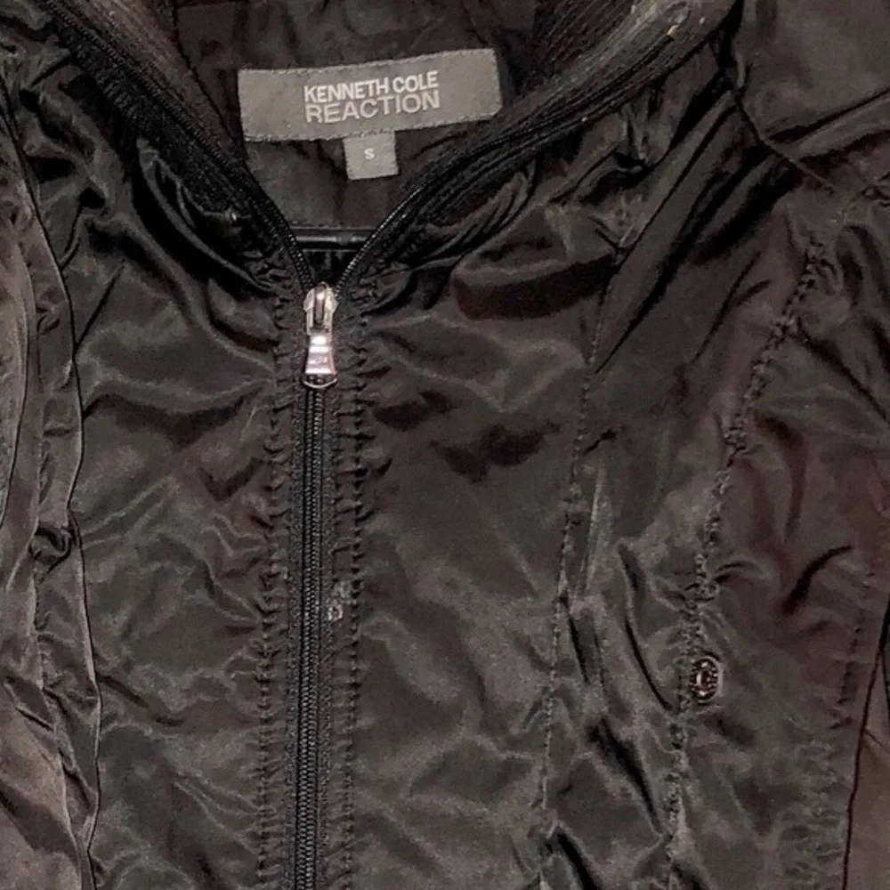 Kenneth Cole Reaction black down jacket, small - Picture 4 of 9